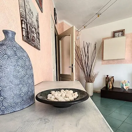 Beau 2 Pieces+terrasse+parking, A 100m Des Plages * Fréjus